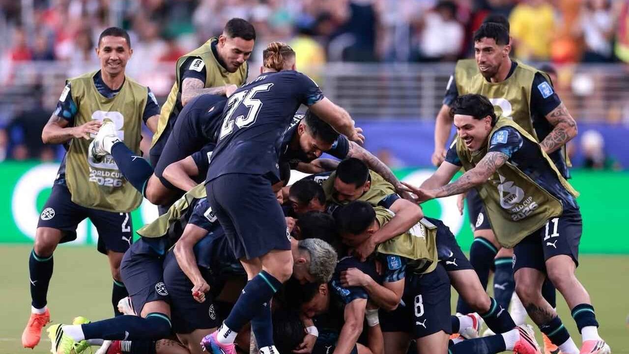 Paraguai marca gol relâmpago e elimina Turquia da Copa do Mundo
