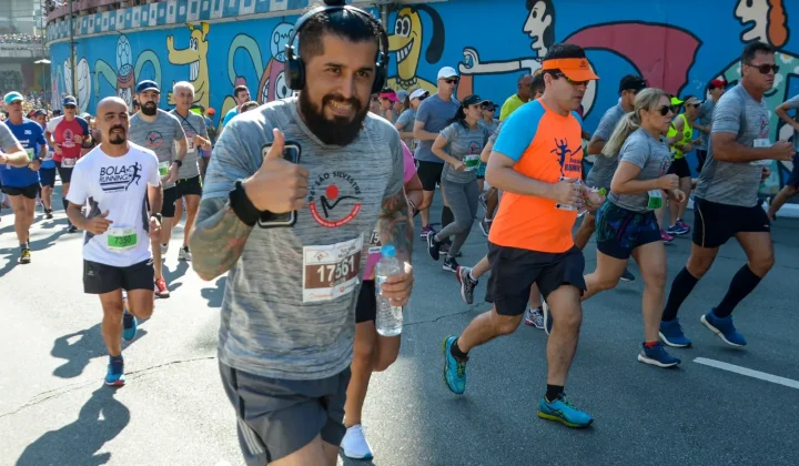Guia Definitivo: Escolhendo o Tênis de Corrida Ideal para Seus Pés e Estilo de Treino