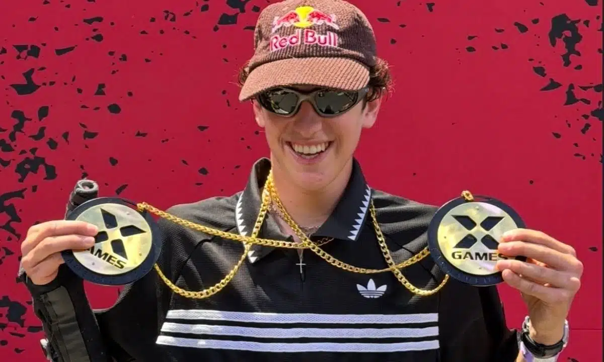 Gui Khury, o prodígio do skate brasileiro, adicionou mais um capítulo dourado à sua carreira espetacular. Aos 17 anos, o atleta conquistou a