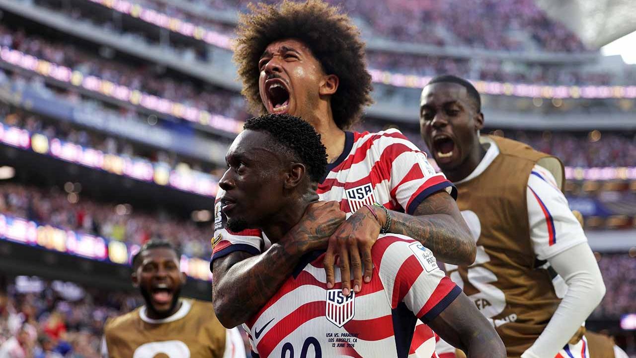 Estados Unidos goleiam Paraguai em estreia na Copa do Mundo 2026