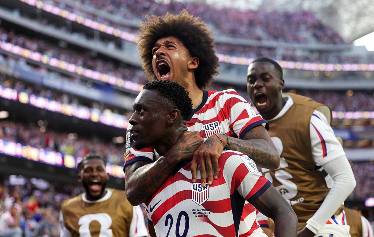 Jogadores da seleção dos Estados Unidos comemoram gol contra o Paraguai na Copa do Mundo 2026.