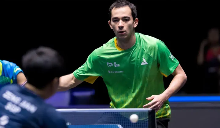 Hugo Calderano avança no Smash dos EUA e reencontra rival chinês com histórico equilibrado