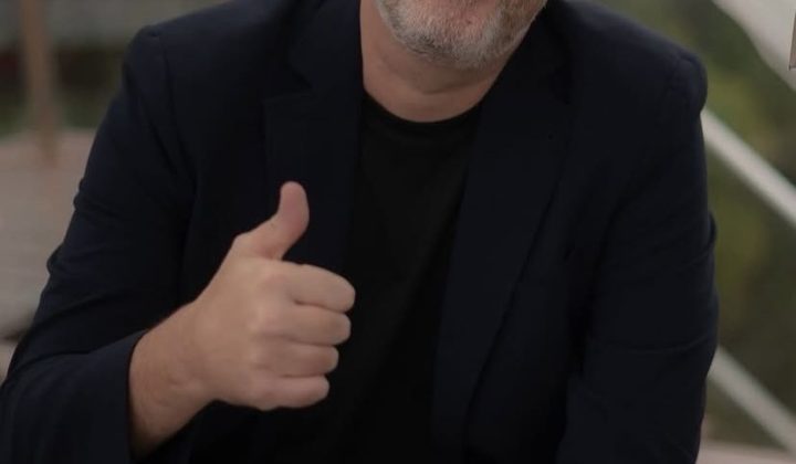 Alex Escobar passa bem após mal-estar e tranquiliza fãs em redes sociais