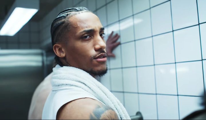 João Pedro Brilha Fora dos Campos com Participação em Clipe de Madonna