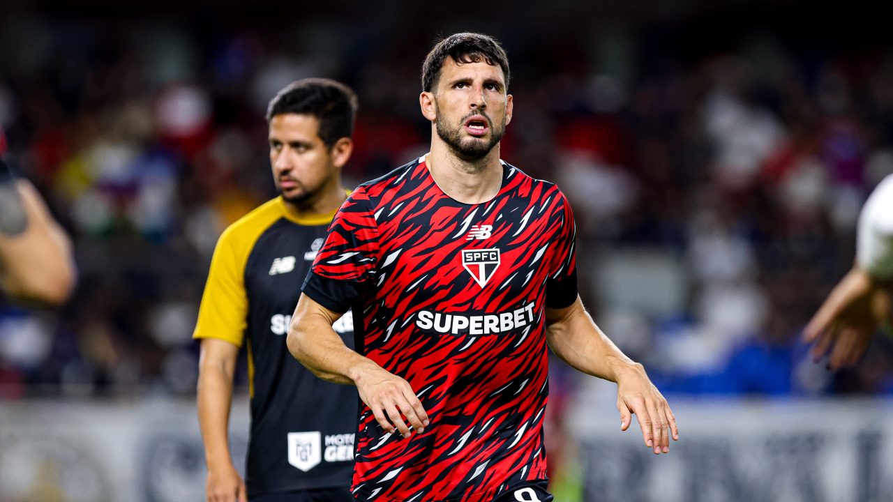 São Paulo enfrenta risco de perder sete jogadores por pré-contrato a partir de julho