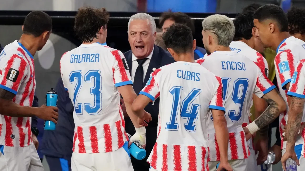 Técnico do Paraguai defende postura da equipe em empate com Austrália e mantém otimismo para classificação