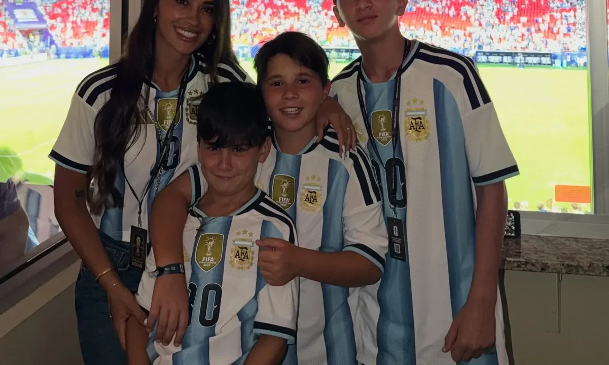 Messi alcança marco histórico na Copa do Mundo e recebe declaração da esposa