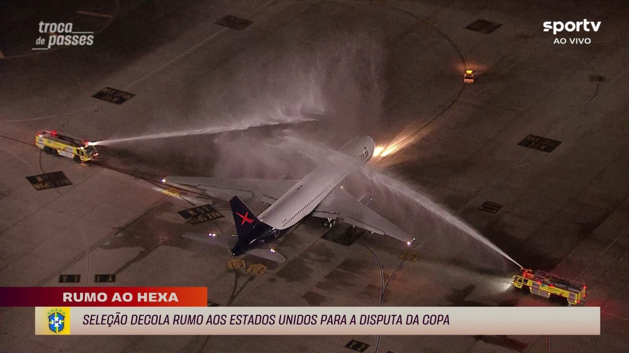 Avião da Seleção Brasileira recebe “batismo” com jatos de água antes de embarque para a Copa do Mundo