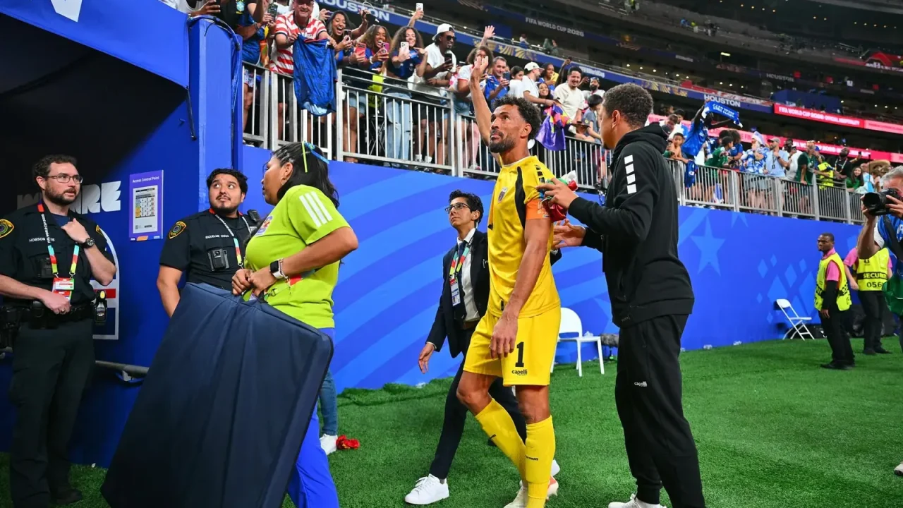 Vozinha, herói de Cabo Verde, sonha com duelo contra Messi e tem futuro incerto após a Copa