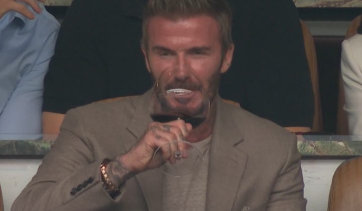 Pausas para Hidratação na Copa Geram Milhões em Publicidade para David Beckham