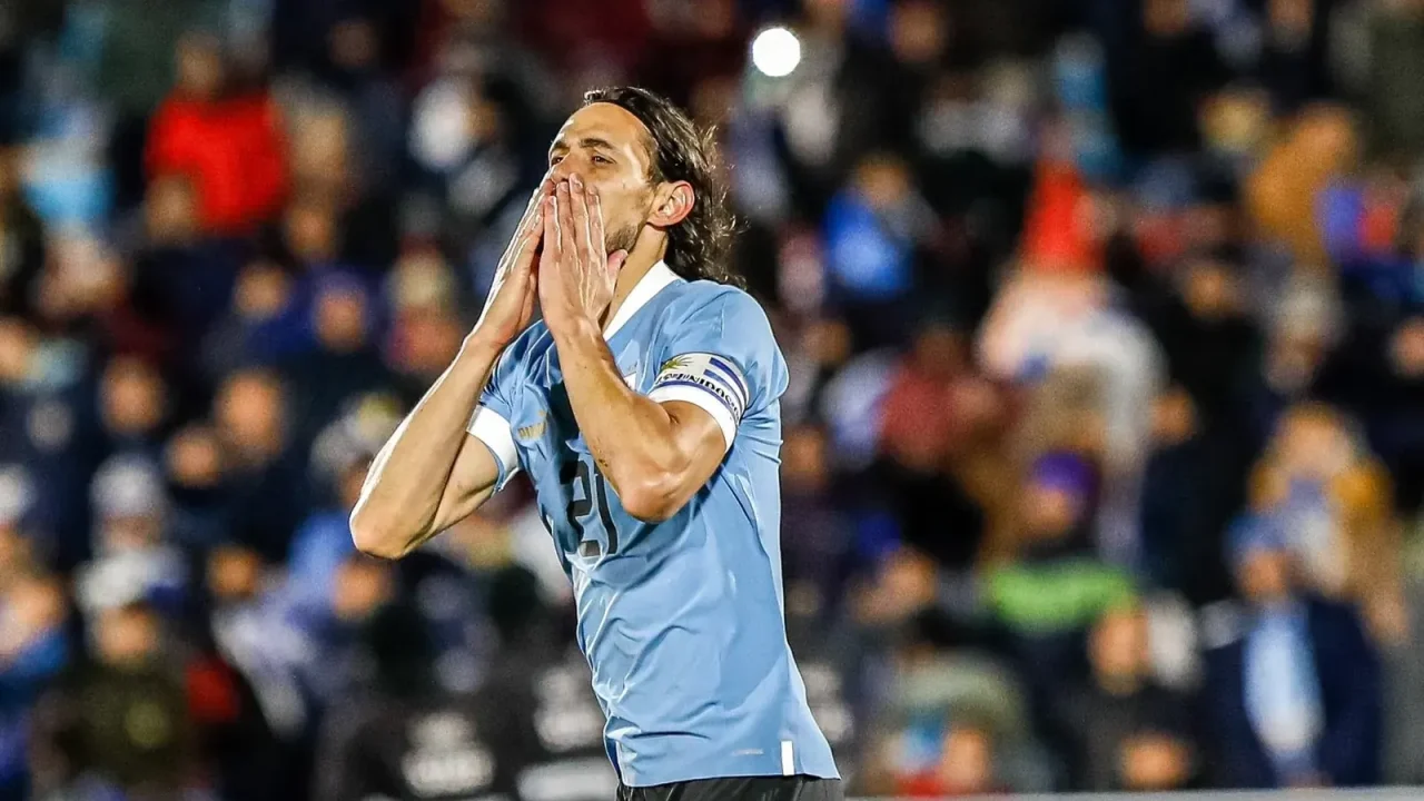 Edinson Cavani rescinde contrato com o Boca Juniors e se despede do clube argentino