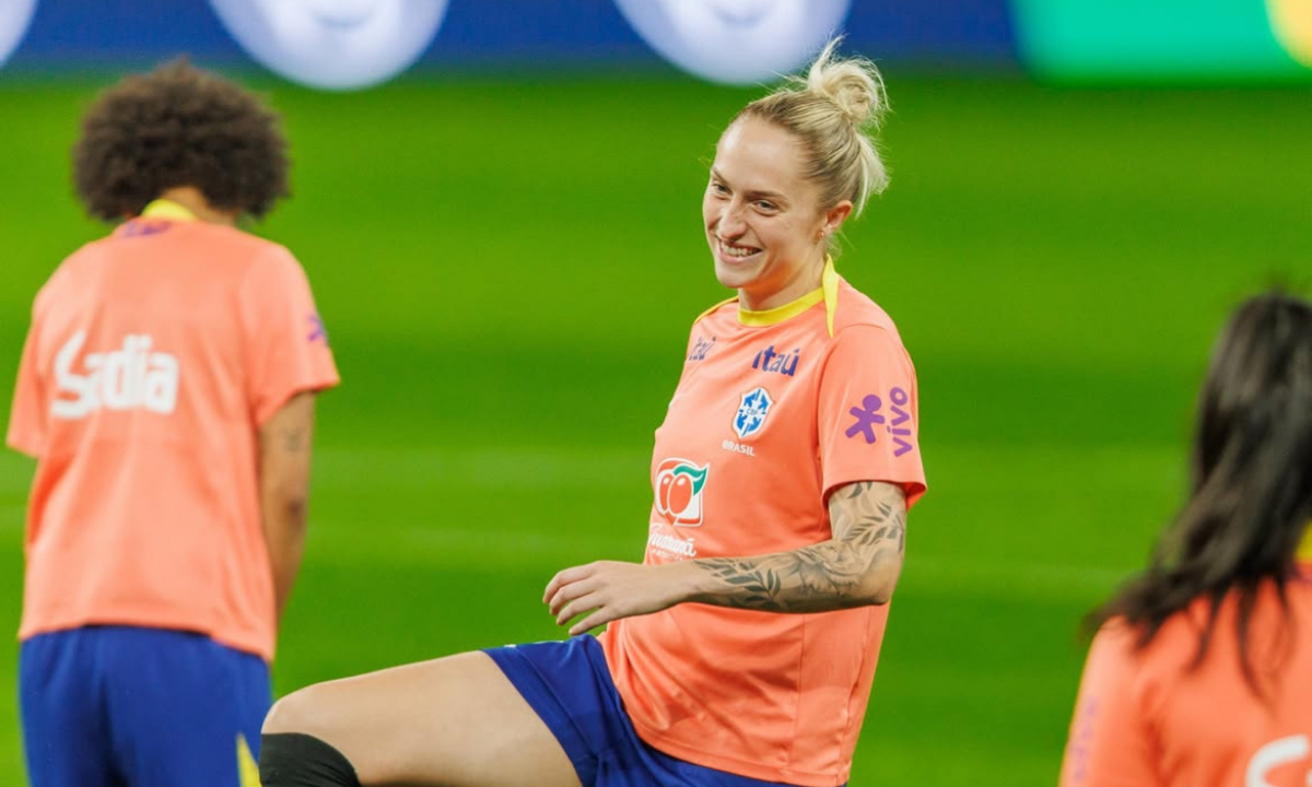 Isa Haas destaca maior respeito ao Brasil após vitória sobre os EUA no futebol feminino