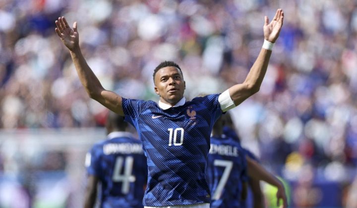 Mbappé reverencia Pelé após superar o Rei em artilharia histórica das Copas do Mundo