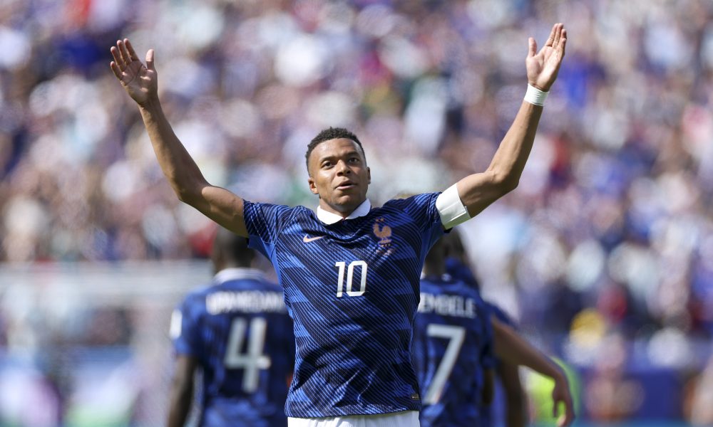Mbappé reverencia Pelé após superar o Rei em artilharia histórica das Copas do Mundo