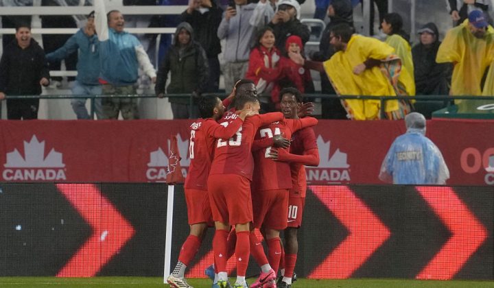 Canadá vence Uzbequistão em amistoso preparatório para a Copa do Mundo de 2026
