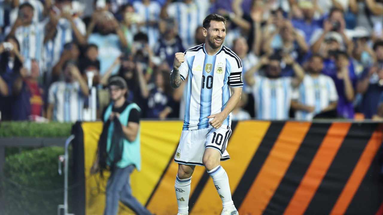 Messi impressiona e deixa imprensa internacional em polvorosa antes da Copa