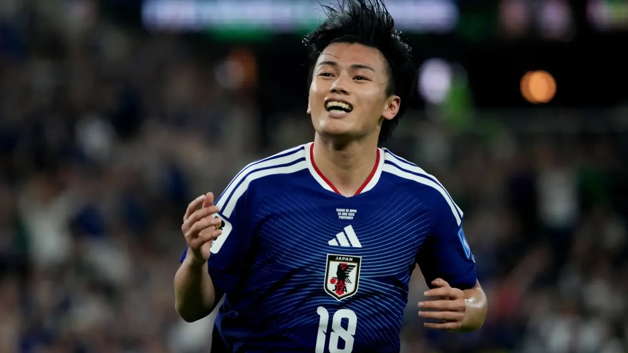 Ayase Ueda: A Jornada do Artilheiro Japonês do Universitário à Premier League