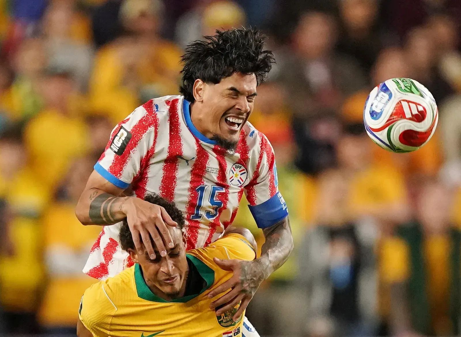 Gustavo Gómez, zagueiro do Paraguai, em campo.