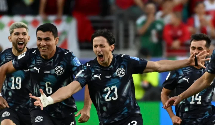 Paraguai supera expulsão e vence Turquia com gol relâmpago na Copa do Mundo