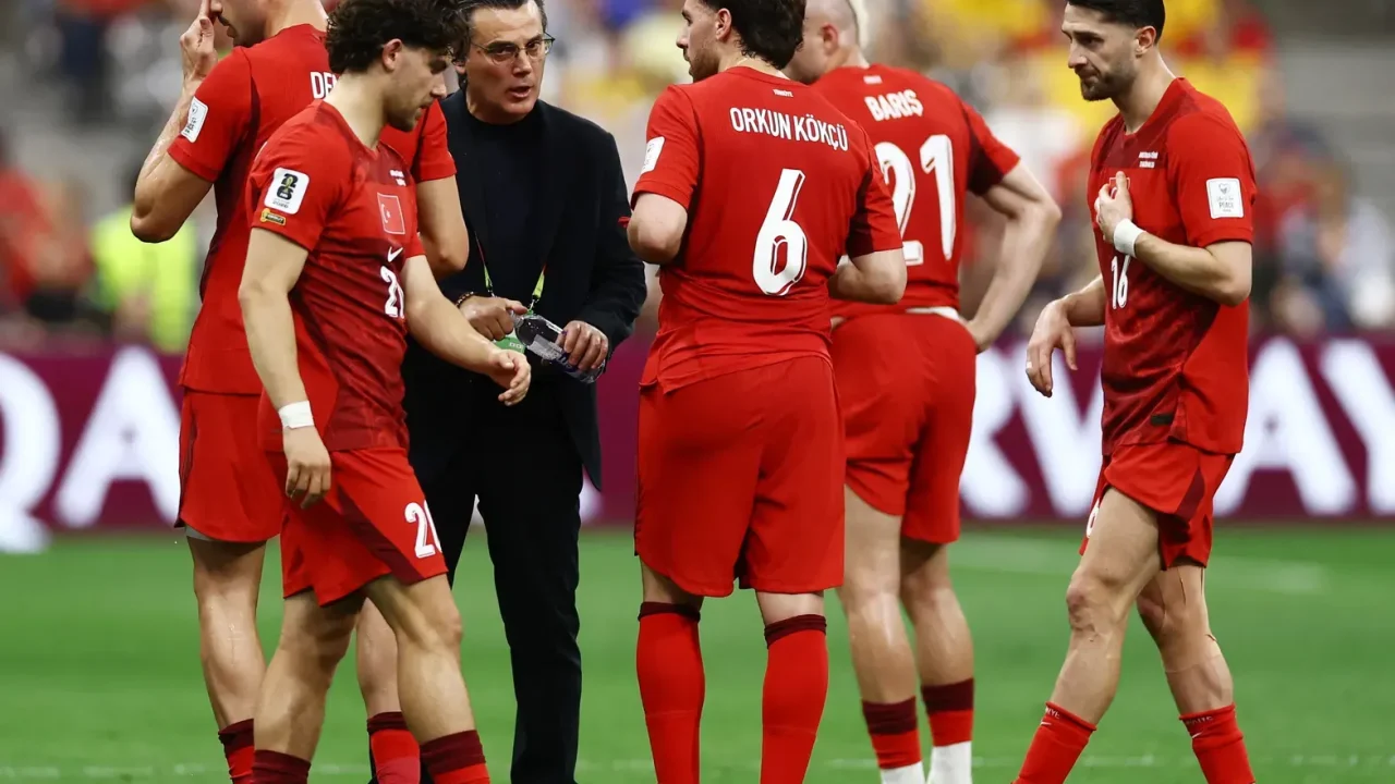 Técnico da Turquia lamenta “falta de sorte” em derrota para a Austrália na estreia da Copa do Mundo