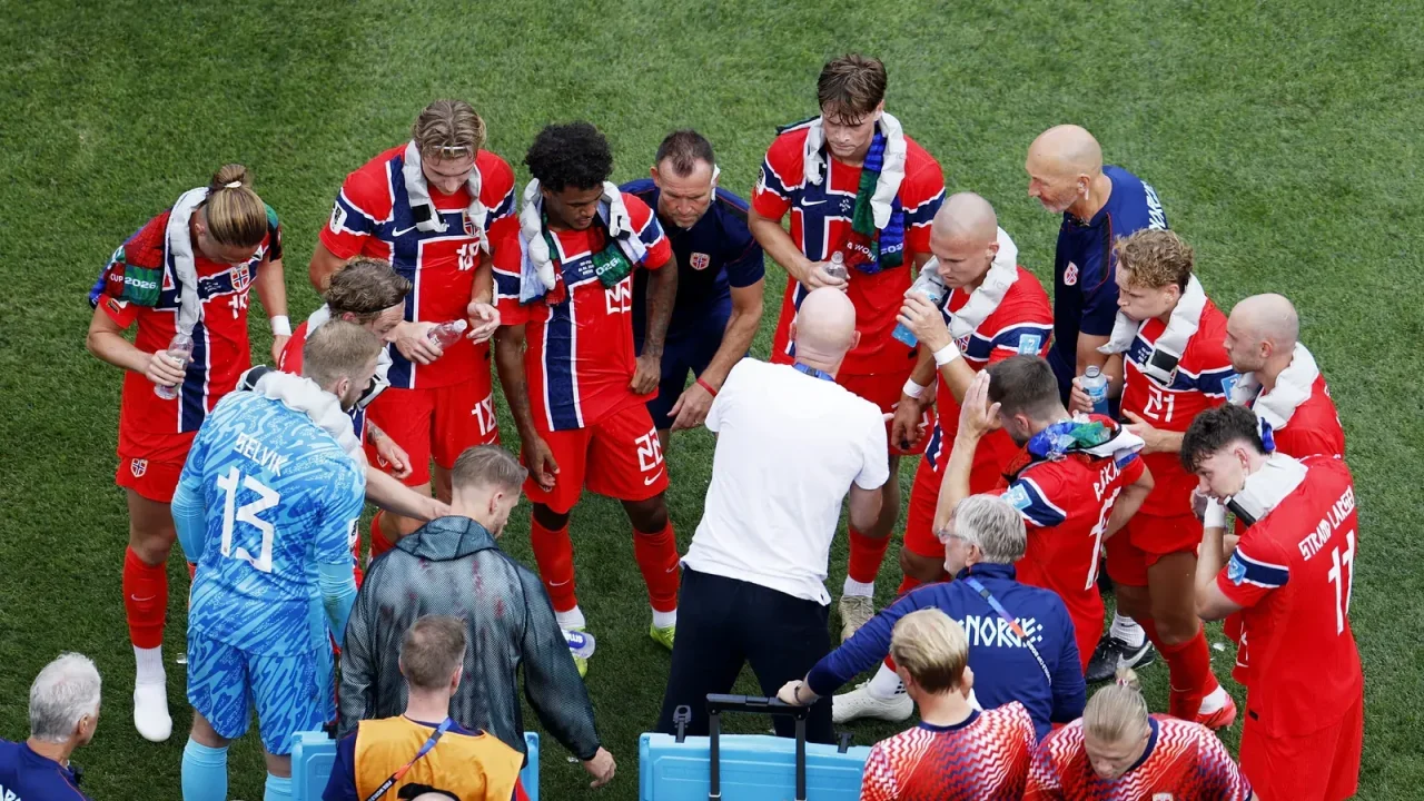 Felipe Melo e Renato Augusto criticam decisão da Noruega de poupar time na Copa do Mundo