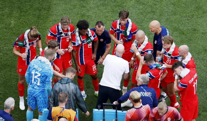 Felipe Melo e Renato Augusto criticam decisão da Noruega de poupar time na Copa do Mundo