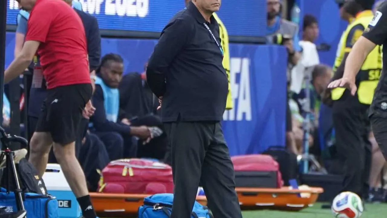 Técnico do Irã critica condições de viagem após estreia na Copa do Mundo