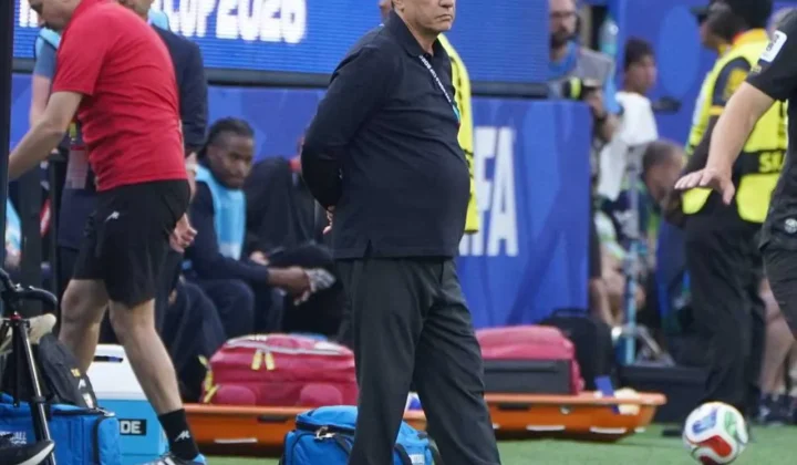 Técnico do Irã critica condições de viagem após estreia na Copa do Mundo