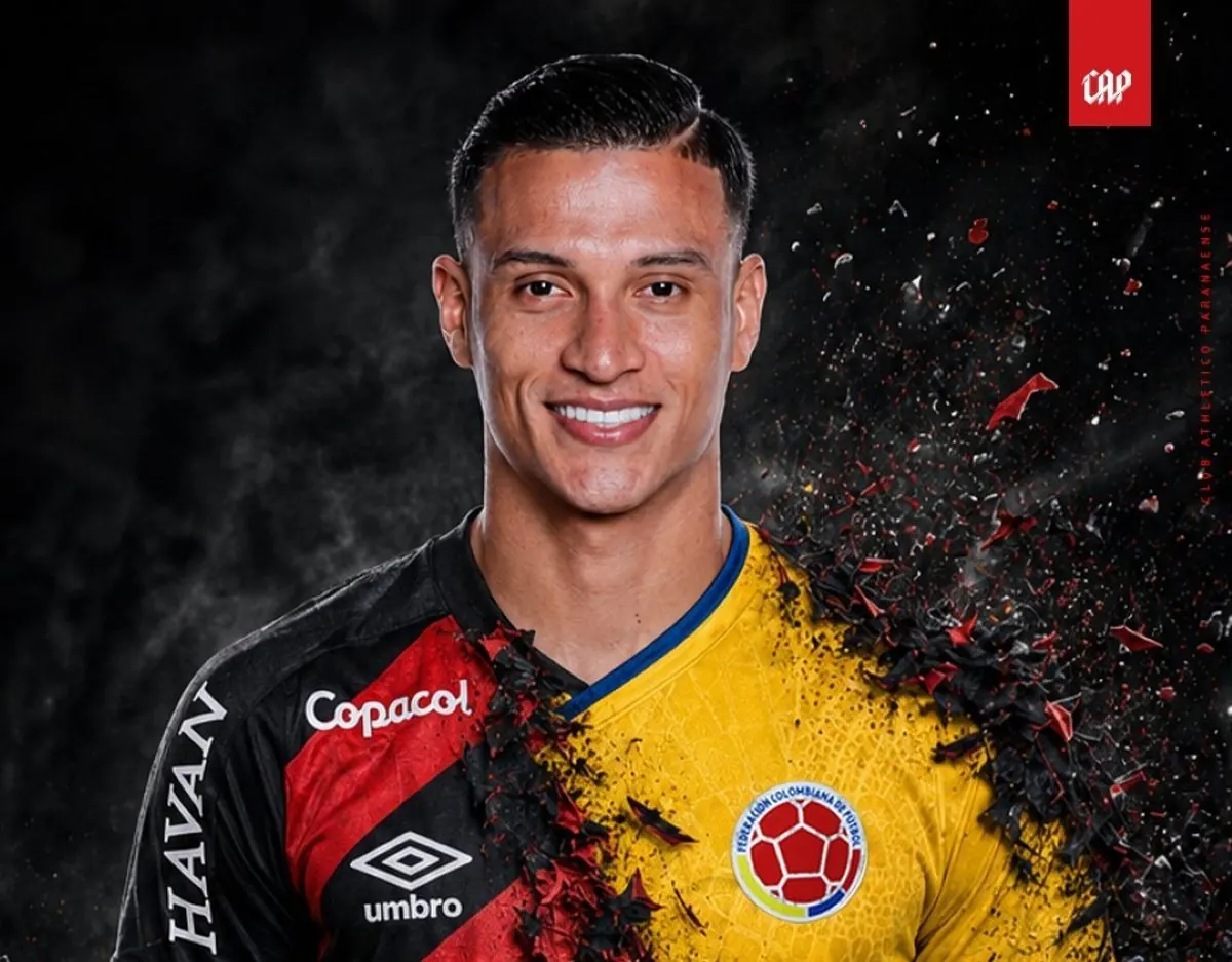 Jogadores colombianos do Athletico Paranaense comemorando um gol