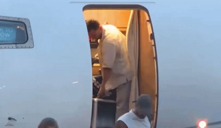 Lionel Messi desembarcou em Kansas City, Estados Unidos, na noite deste domingo, para se juntar à delegação da Seleção Argentina para a Copa