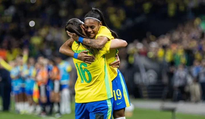 A atacante Bia Zaneratto celebrou a atuação de Tainá Maranhão após a dupla ser fundamental na vitória da Seleção Brasileira por 2 a 1 sobre