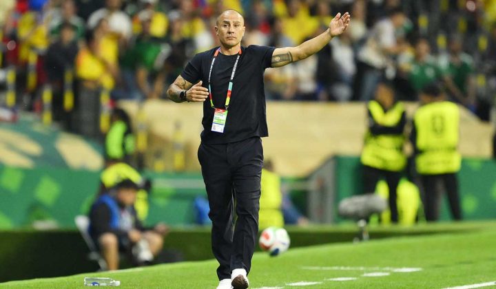 A seleção do Uzbequistão vivenciou um momento marcante em sua história ao estrear em uma Copa do Mundo. Na última quarta-feira (17), os Lobo