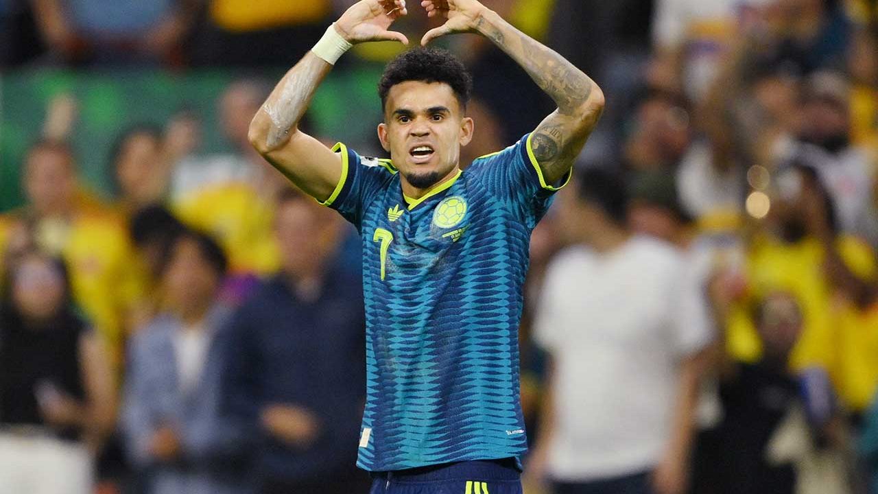 Colômbia supera susto inicial e vence Uzbequistão na estreia da Copa do Mundo