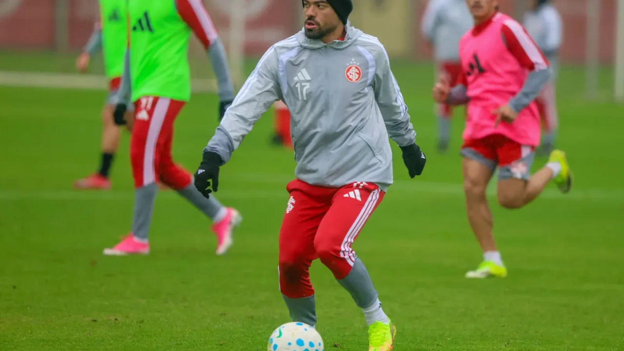 Bruno Tabata, reserva mais acionado pelo Inter, pode deixar o clube na janela de transferências