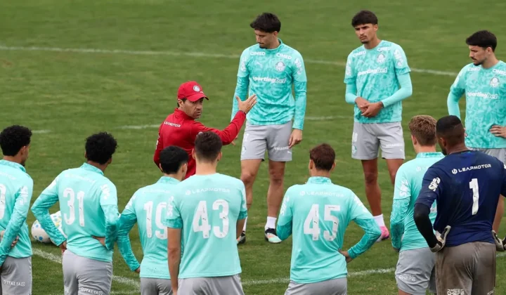 O Palmeiras apresentou oficialmente seu mais novo reforço para a segunda metade da temporada de 2026: o zagueiro argentino Alexander Barboza