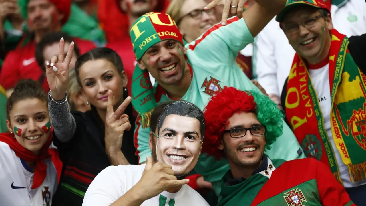 Cristiano Ronaldo apela por apoio da torcida em véspera de jogo decisivo de Portugal na Copa do Mundo