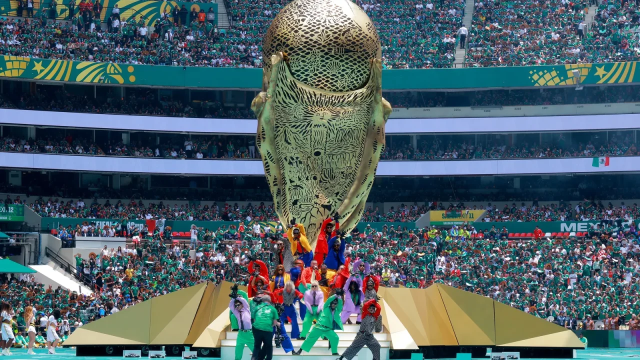 A Copa do Mundo de 2026 se aproxima de um clímax histórico com suas semifinais, reunindo seleções com um legado riquíssimo e narrativas que