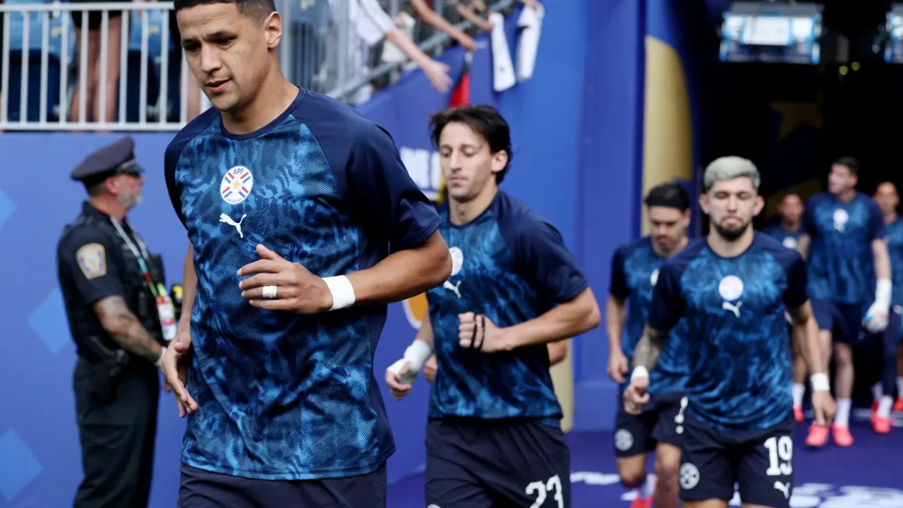 O Internacional está no mercado em busca de um novo centroavante para suprir a lacuna deixada pela saída de Rafael Borré para o River Plate.