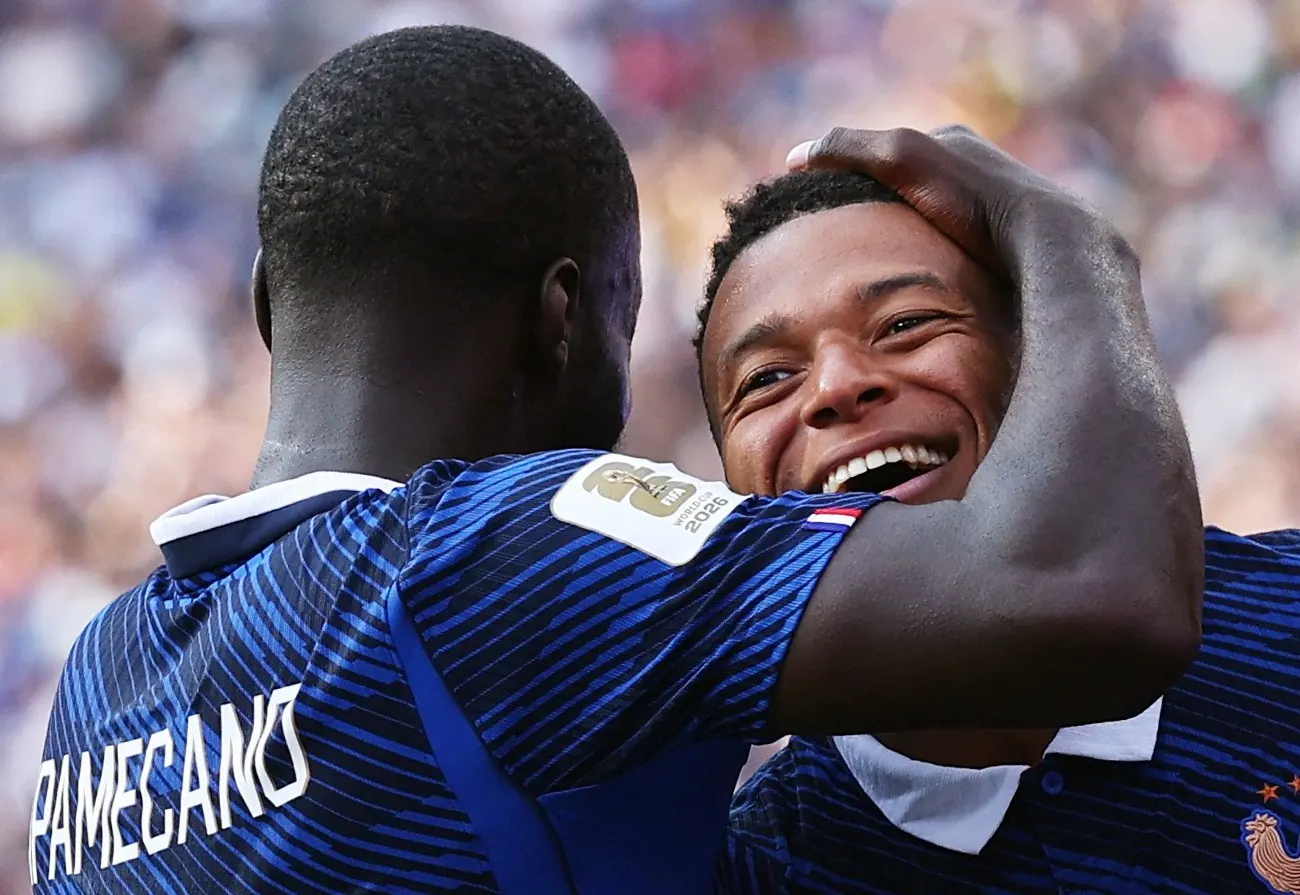 Jogador da seleção francesa comemorando gol durante a Copa do Mundo de 2026.