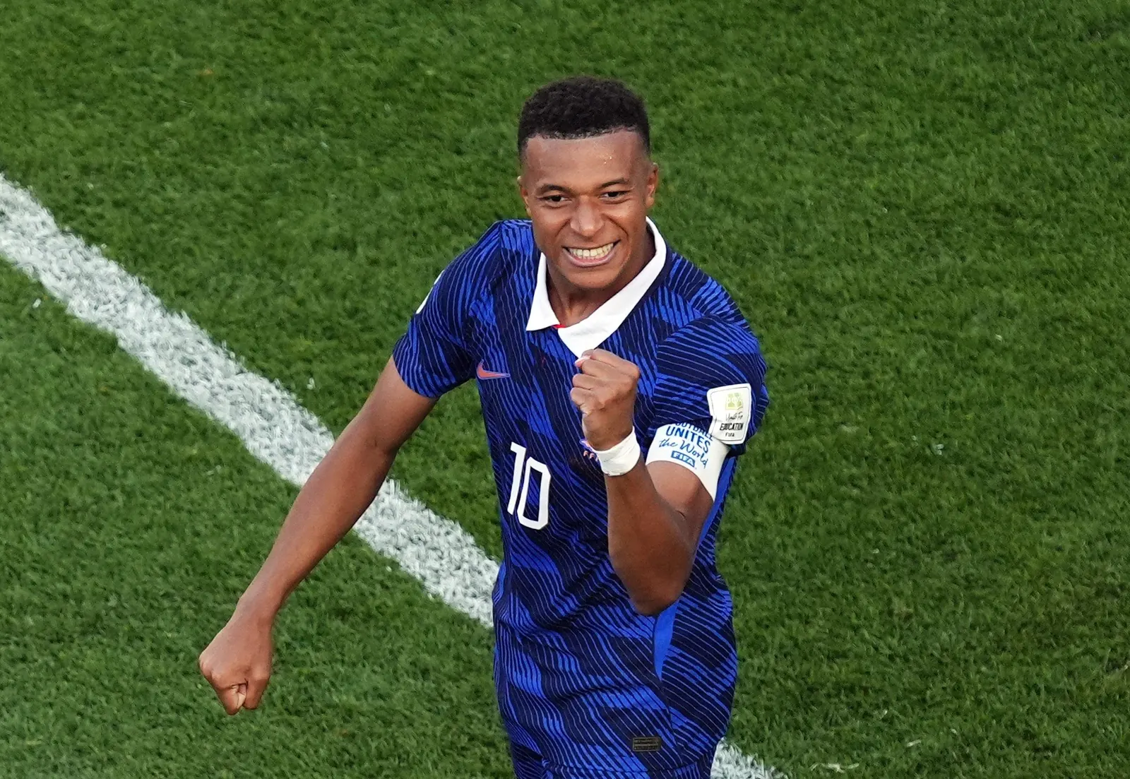 Jogadores Kylian Mbappé e Harry Kane em ação durante a Copa do Mundo de 2026