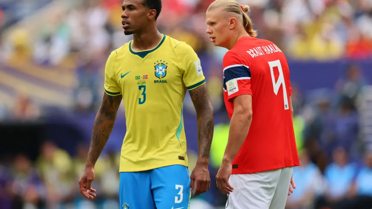 O atacante norueguês Erling Haaland tem sido um dos grandes destaques da Copa do Mundo, não apenas pelos seus gols, mas também pelo seu esti