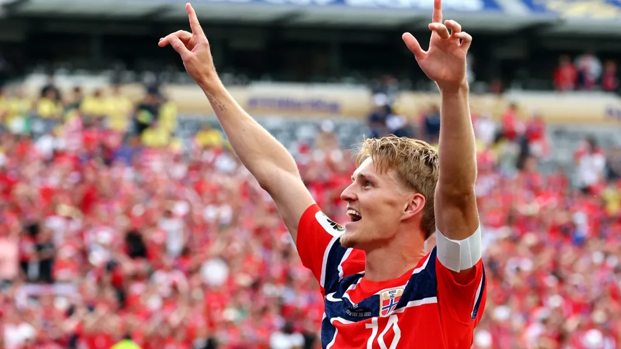 A Seleção Norueguesa demonstrou uma performance de controle e eficiência no meio-campo durante o confronto das oitavas de final da Copa do M