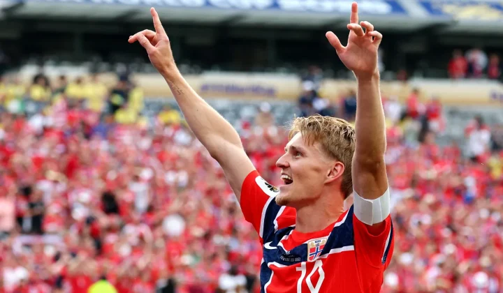 A Seleção Norueguesa demonstrou uma performance de controle e eficiência no meio-campo durante o confronto das oitavas de final da Copa do M