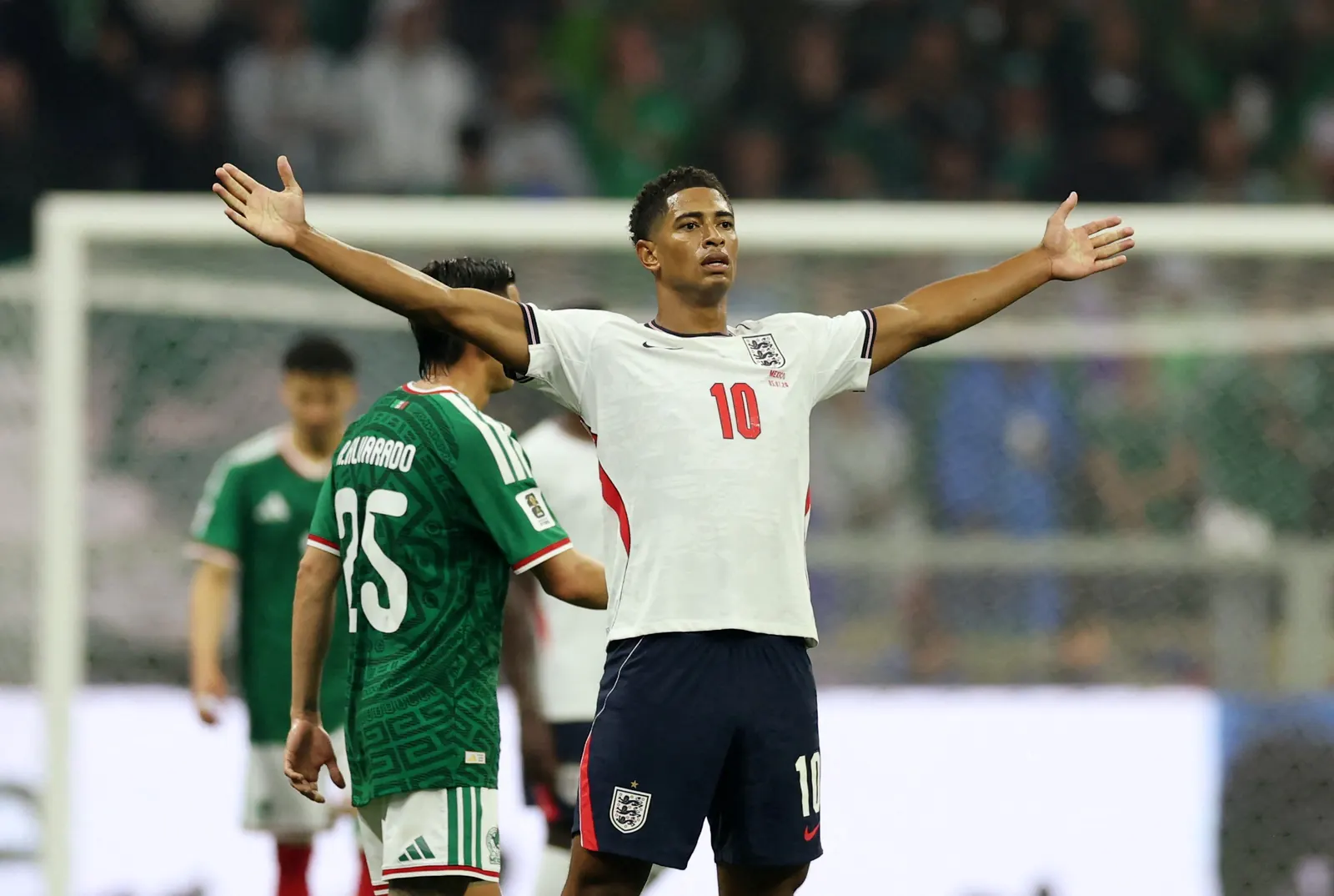 Jude Bellingham comemora gol pela seleção da Inglaterra durante a Copa do Mundo 2026