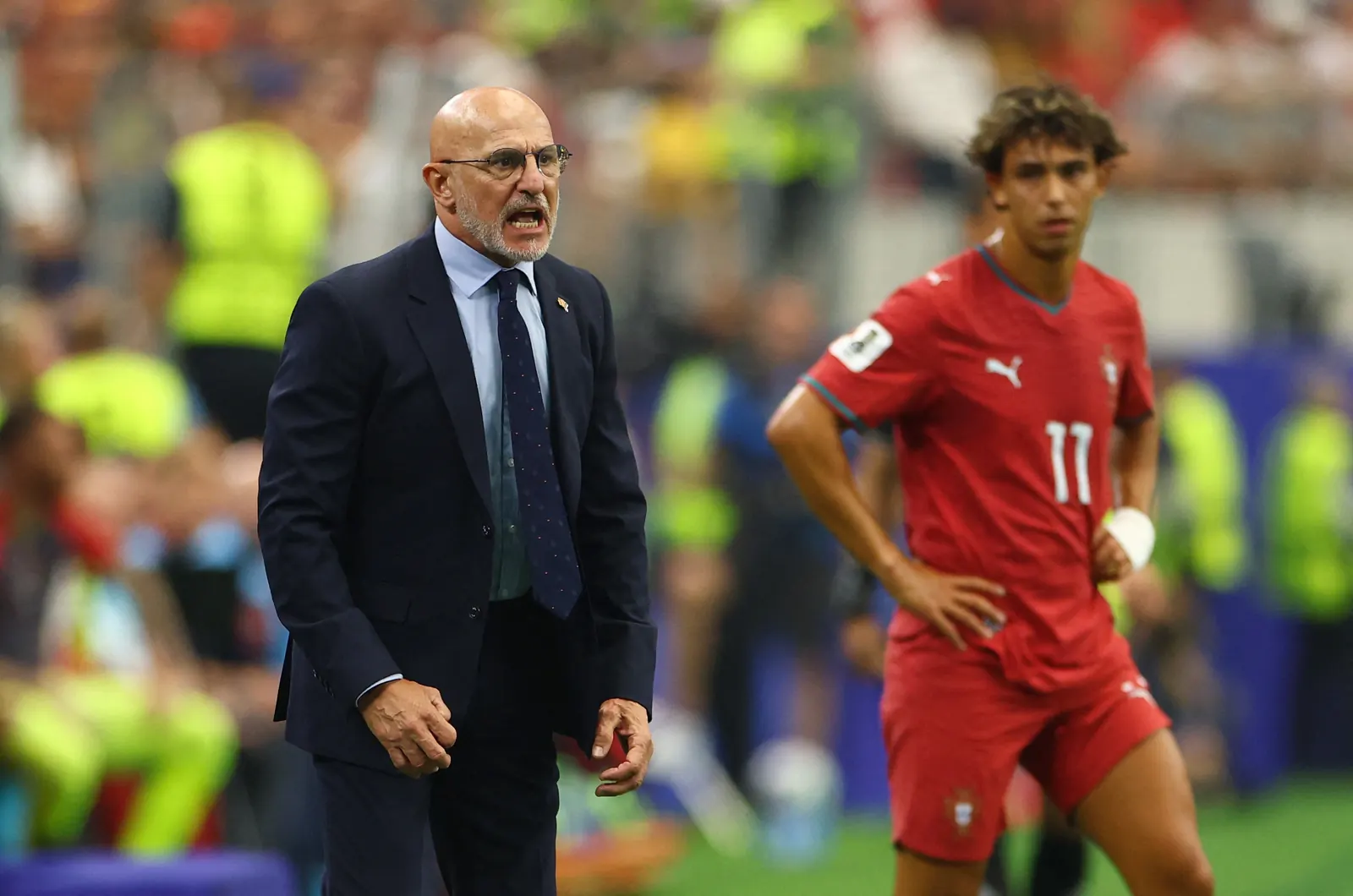 Jogadores da seleção espanhola celebram a classificação para as quartas de final da Copa do Mundo.
