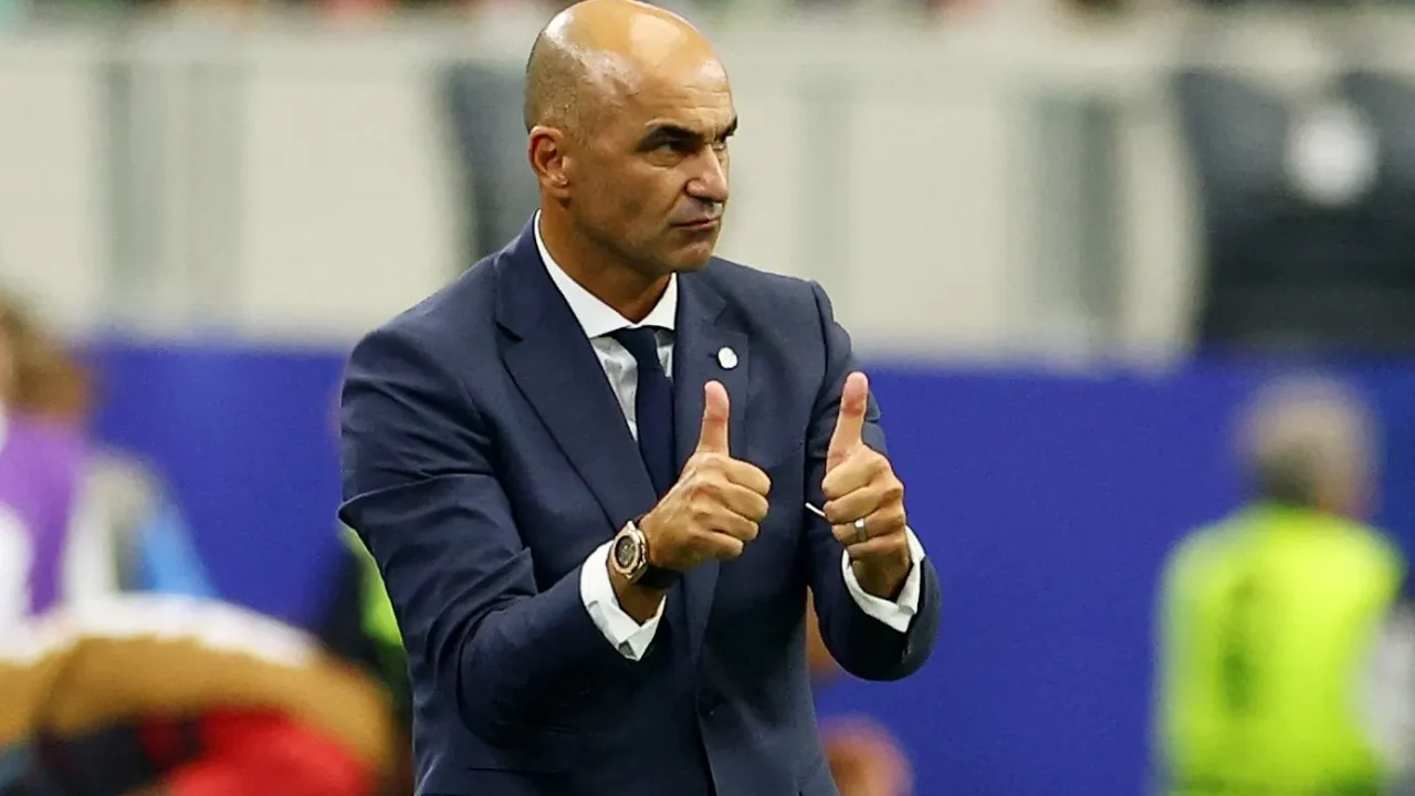 Roberto Martínez, que recentemente deixou o comando da seleção de Portugal após a Copa do Mundo de 2026, desponta como um dos candidatos mai