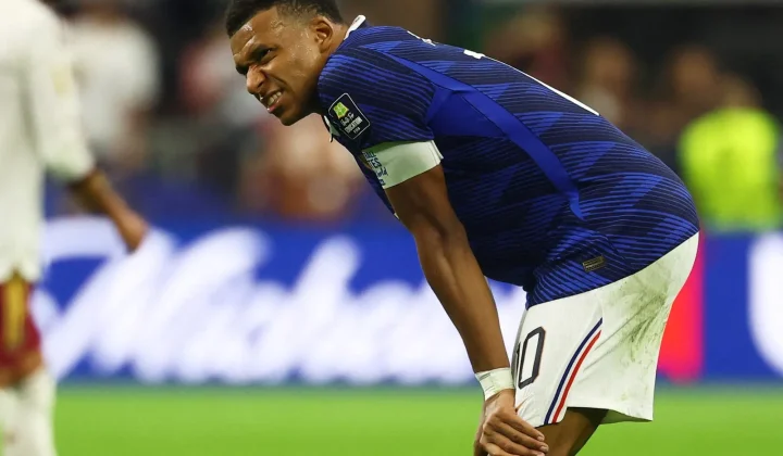 Mbappé lidera ranking da Fifa mesmo com eliminação; Messi sobe para segundo