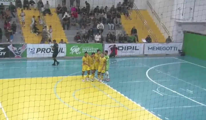 Jaraguá goleia Florianópolis e cola no líder da Série Ouro de Futsal
