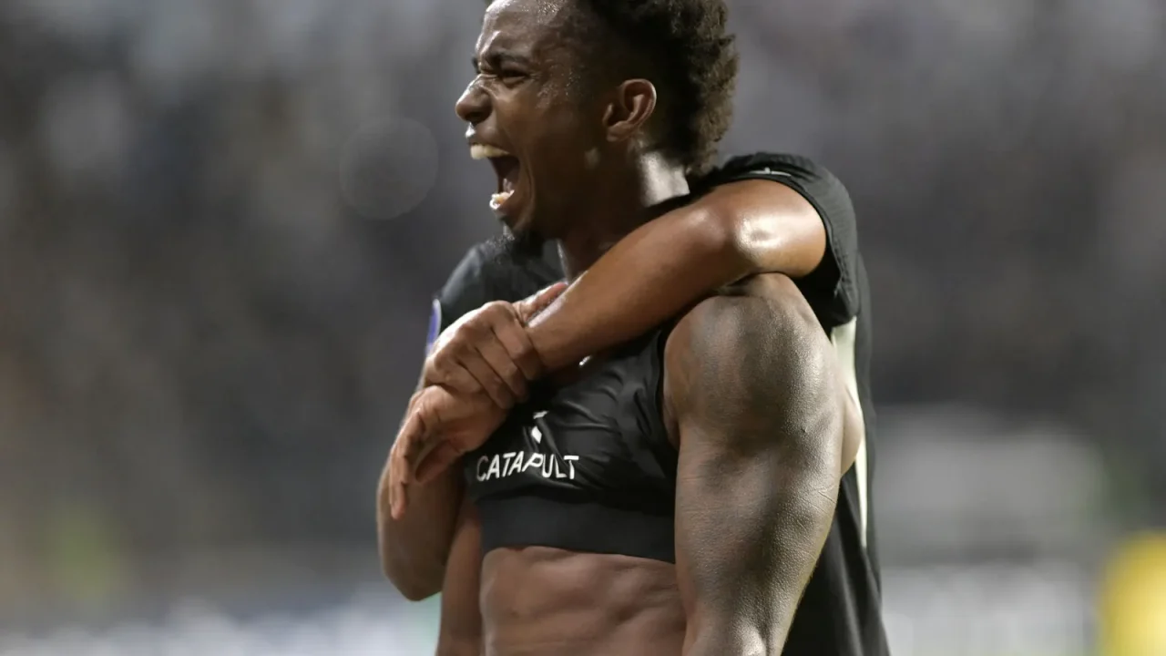Análise: Vasco avança na Sul-Americana com defesa sólida, mas ataque ainda engasga