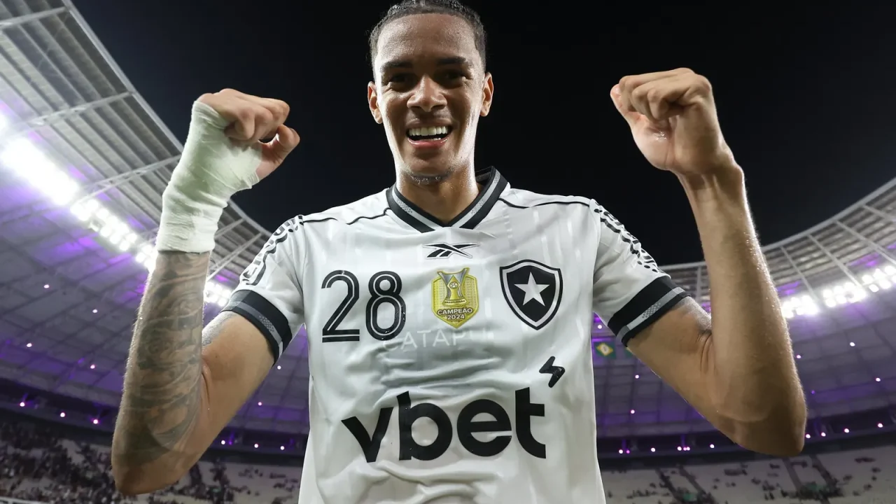 São Paulo acerta contratação de Newton em acordo financeiro inovador com o Botafogo